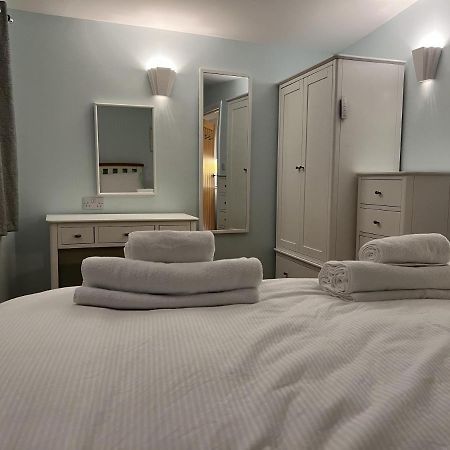 Charming Woodland Lodge 2 Person 1 Bedroom Грейт-Ярмут Экстерьер фото