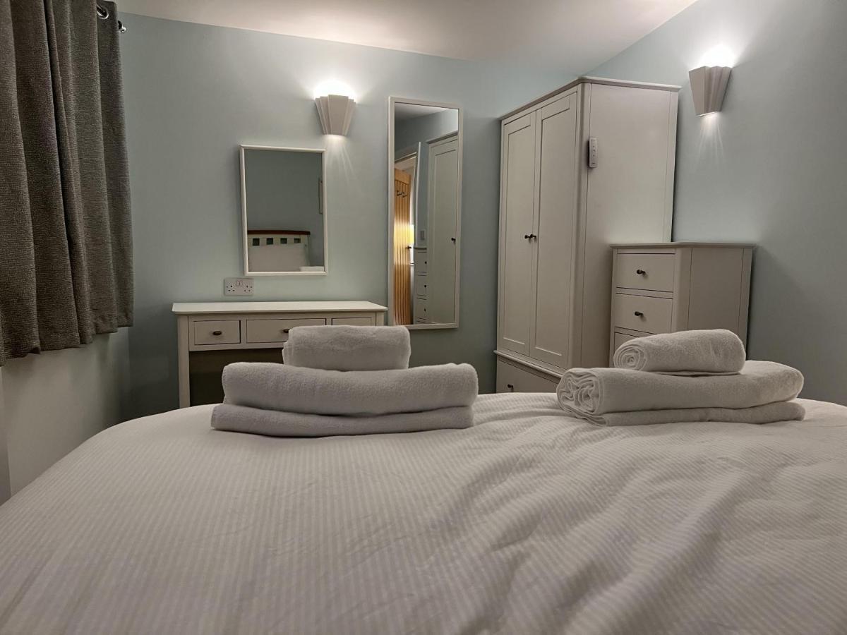 Charming Woodland Lodge 2 Person 1 Bedroom Грейт-Ярмут Экстерьер фото