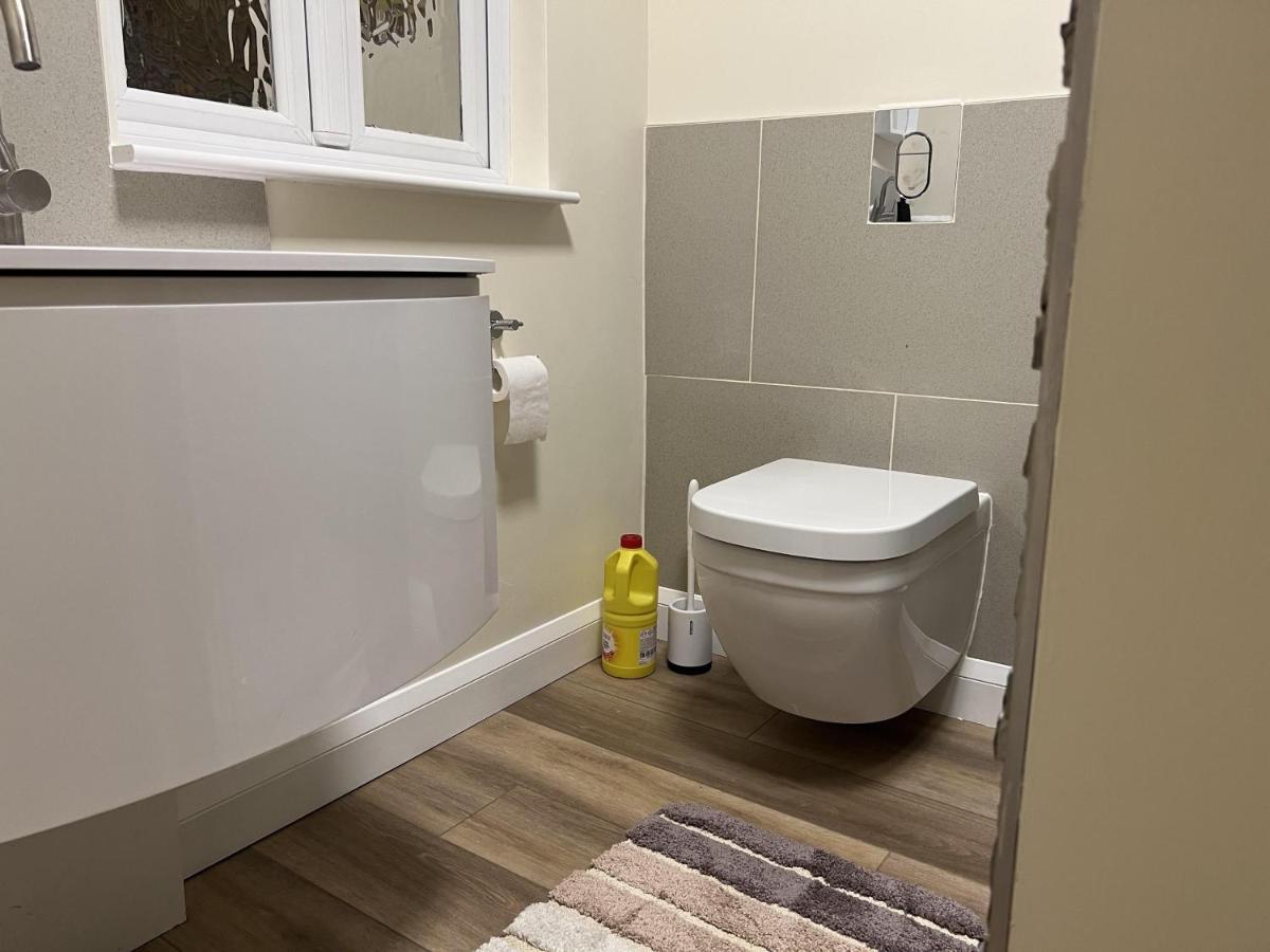 Charming Woodland Lodge 2 Person 1 Bedroom Грейт-Ярмут Экстерьер фото