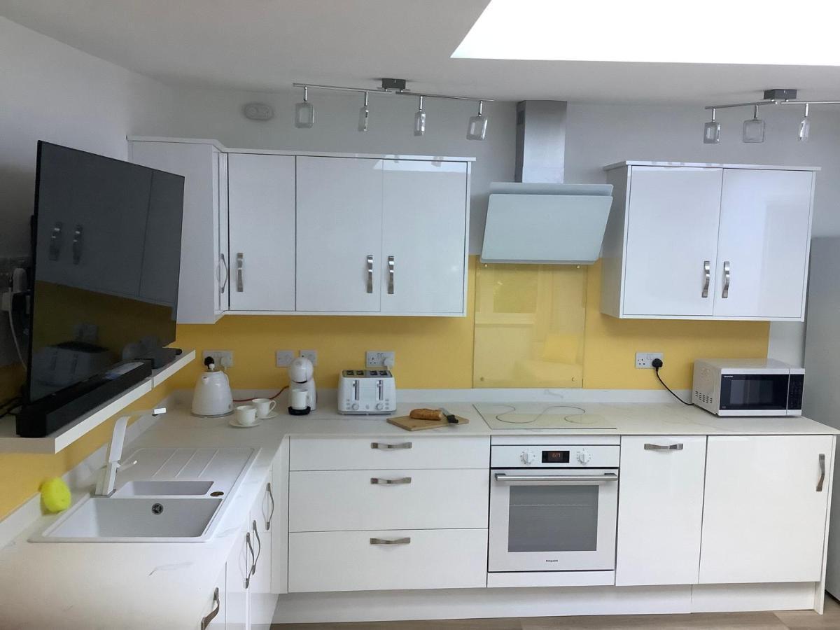 Charming Woodland Lodge 2 Person 1 Bedroom Грейт-Ярмут Экстерьер фото