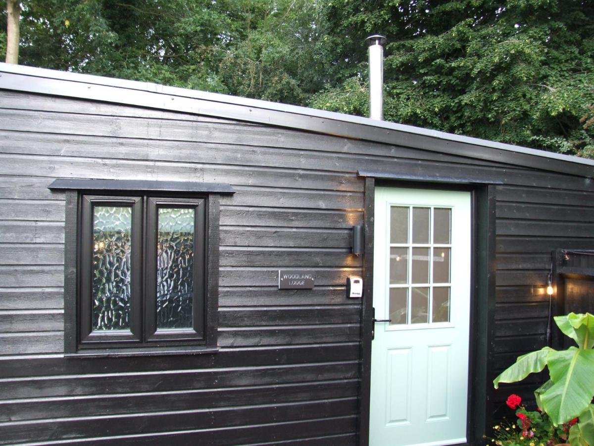Charming Woodland Lodge 2 Person 1 Bedroom Грейт-Ярмут Экстерьер фото
