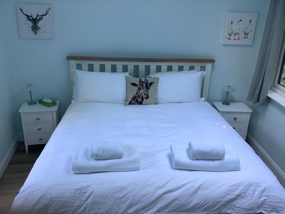 Charming Woodland Lodge 2 Person 1 Bedroom Грейт-Ярмут Экстерьер фото