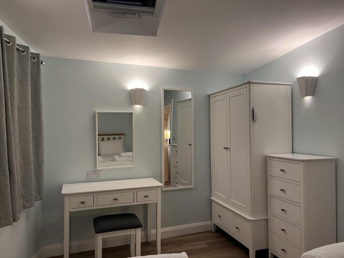 Charming Woodland Lodge 2 Person 1 Bedroom Грейт-Ярмут Экстерьер фото