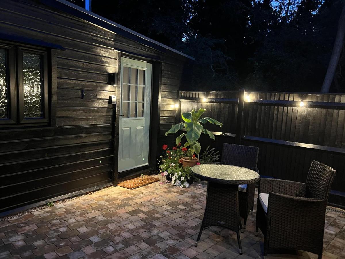 Charming Woodland Lodge 2 Person 1 Bedroom Грейт-Ярмут Экстерьер фото