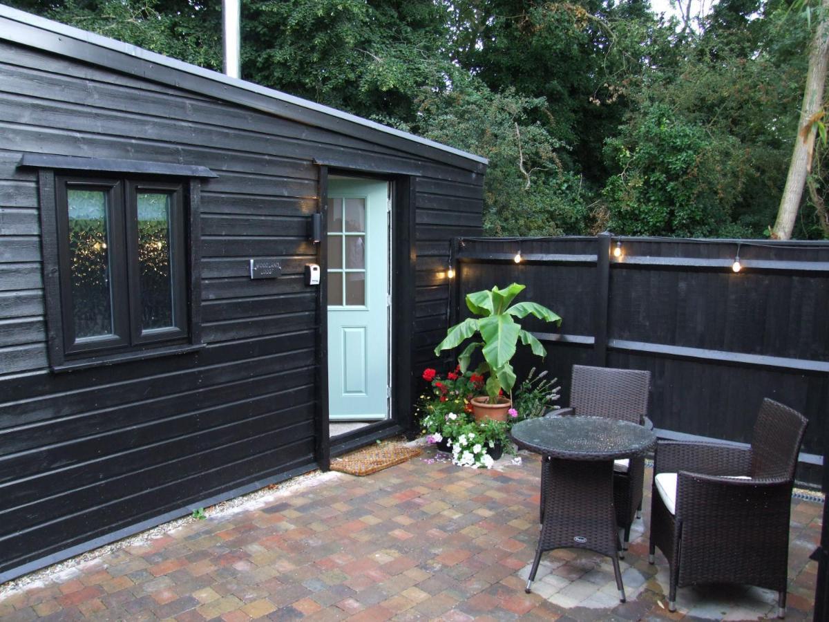 Charming Woodland Lodge 2 Person 1 Bedroom Грейт-Ярмут Экстерьер фото