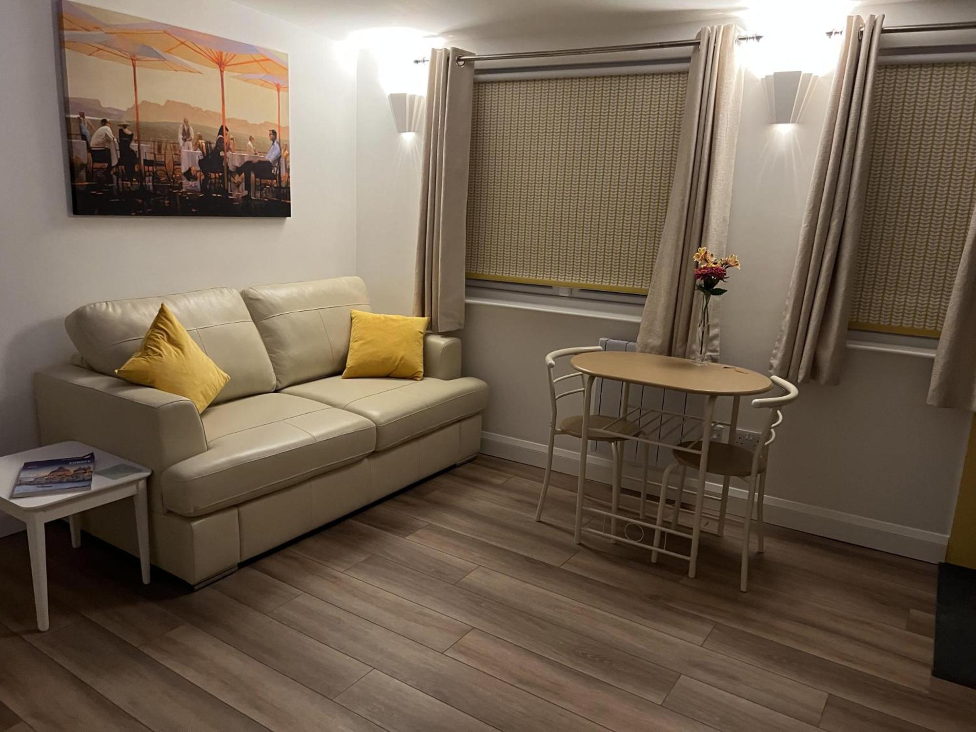 Charming Woodland Lodge 2 Person 1 Bedroom Грейт-Ярмут Экстерьер фото